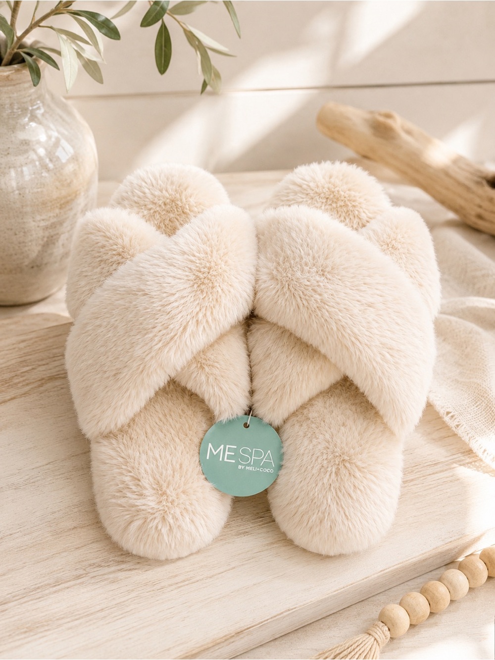 ✨ Fuzzy Slippers Cream Faux Fur Cozy Plush Size S, 5, 6 ✨